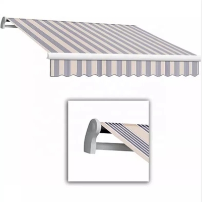 Serramenti per schermo di privacy per balcone con finitura di vela rivestita in polvere e braccio retrattile